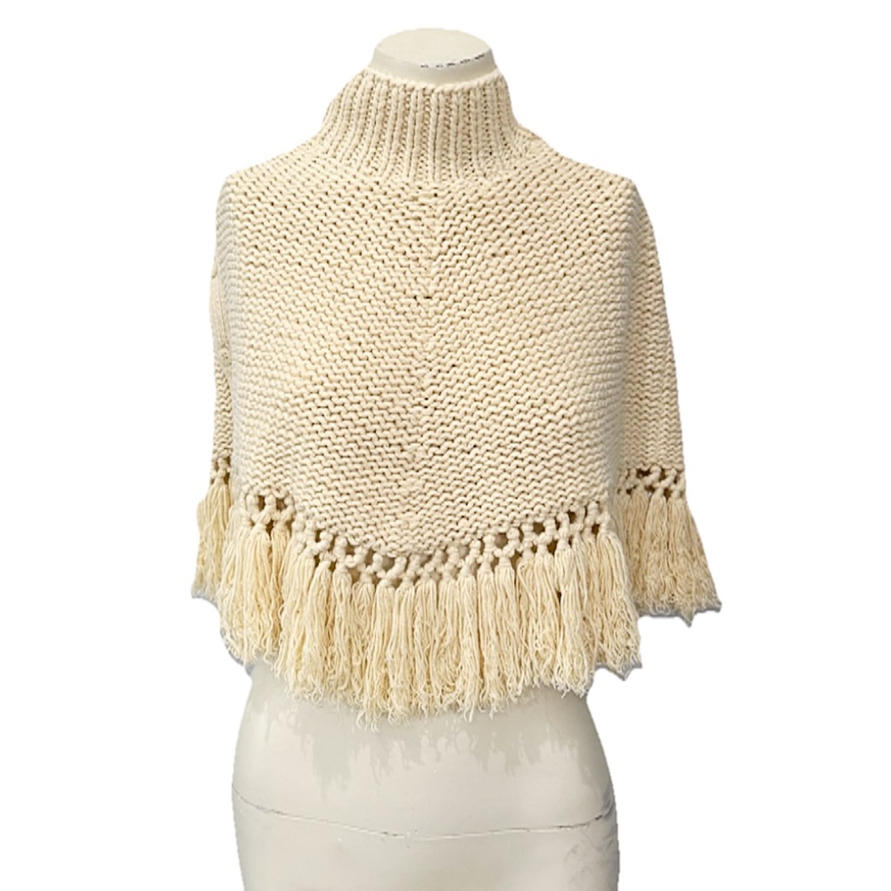 Susana Monaco Knit Poncho Fringe Womens One Size Ivory Crochet Made In HONG KONG